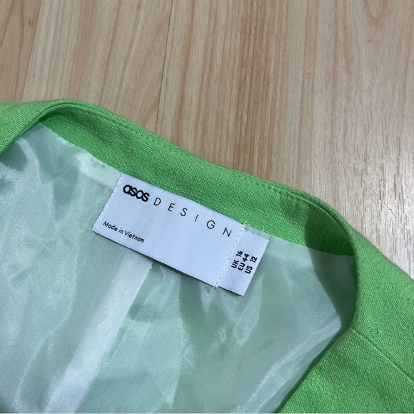 ASOS Design Women's Lightweight Green Vest Sleeveless Button Down vest Size 12 - Picture 4 of 6